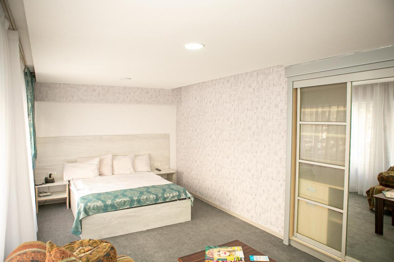 Bulvar Inn Baku Bagian luar foto