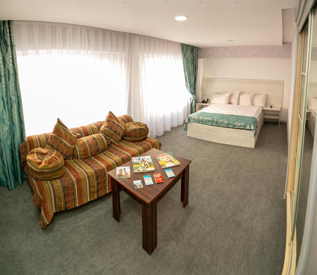 Bulvar Inn Baku Bagian luar foto